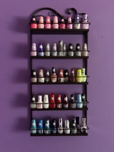 Erytlly Wall-Mounted Nail Polish Rack