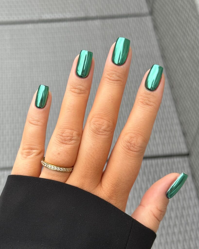 Green chrome nail