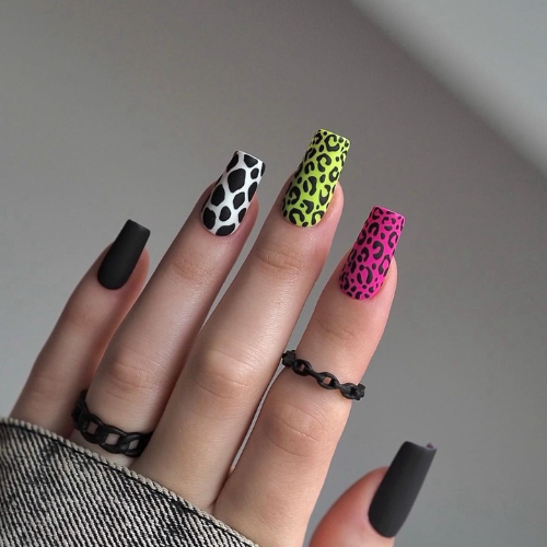 _leopard nail art design